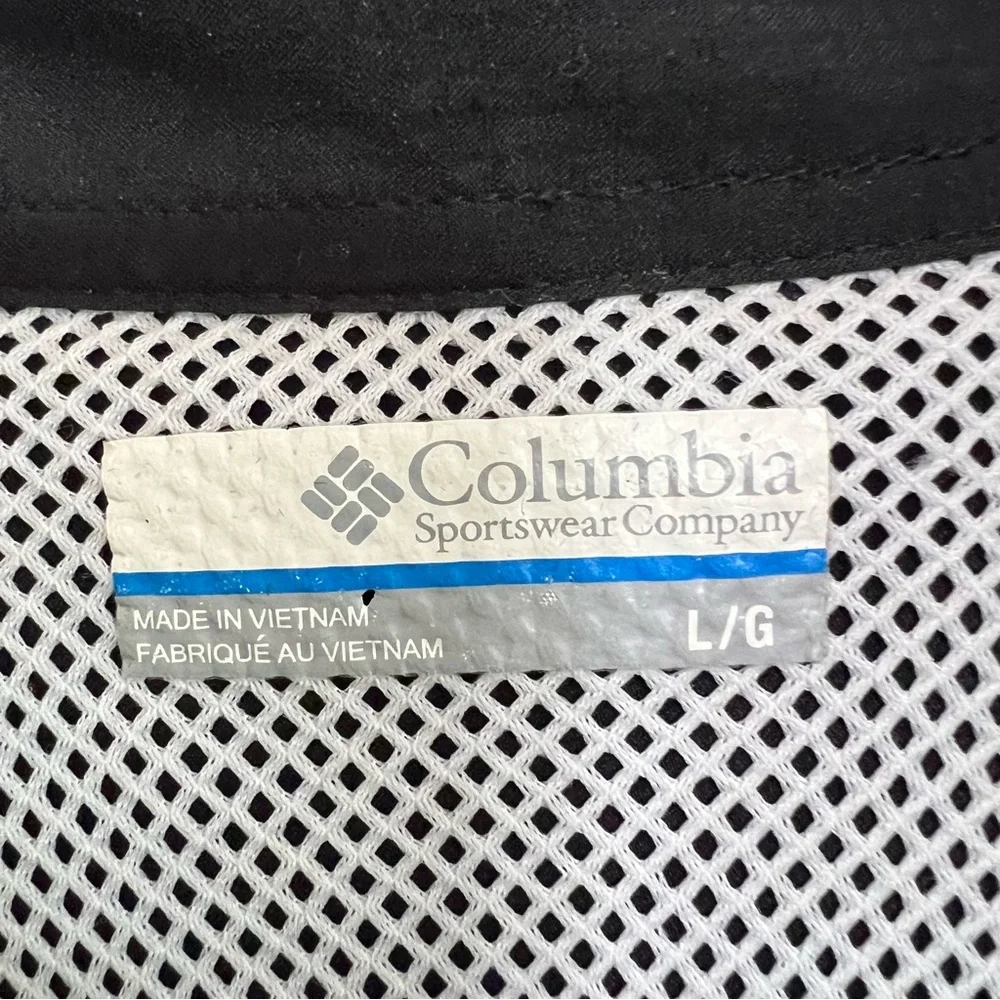 Columbia Men's Black Casual Button Down Shirt - Picture 12 of 14